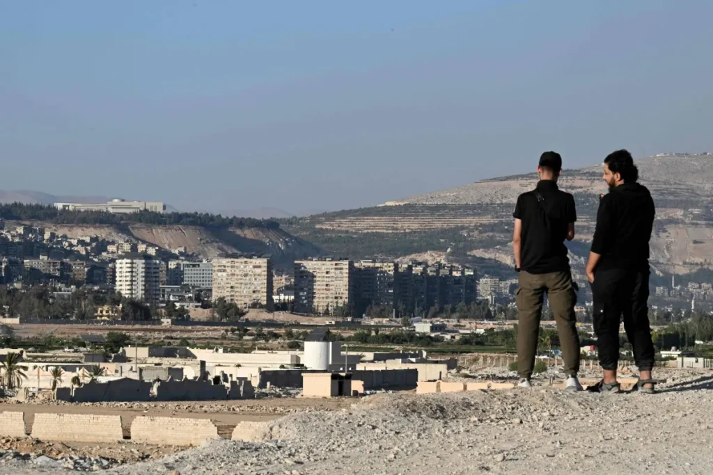 في داريا قرب دمشق… سوريون يعيدون بناء حياتهم وأحيائهم المدمرة