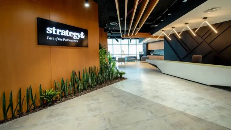 طفرة التنمية في دول الخليج تعيد تشكيل قطاع الاستشارات