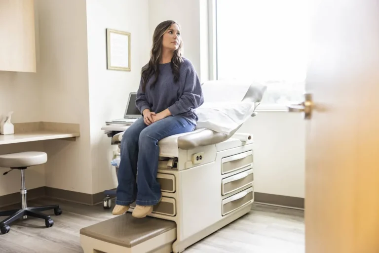 «رُهاب المستشفيات» له تأثيرات صحية ونفسية واجتماعية عميقة