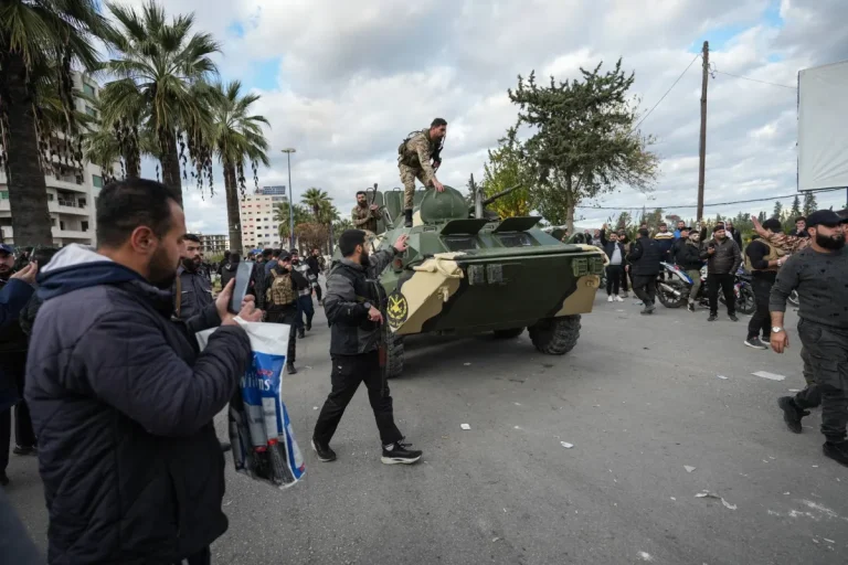 4 قتلى و108 جرحى باعتداء فلول النظام السابق على الأمن والمدنيين في اللاذقية