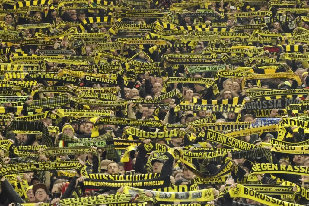 «بوندسليغا»: دورتموند يهزم هوفنهايم ويضغط على لايبزيغ