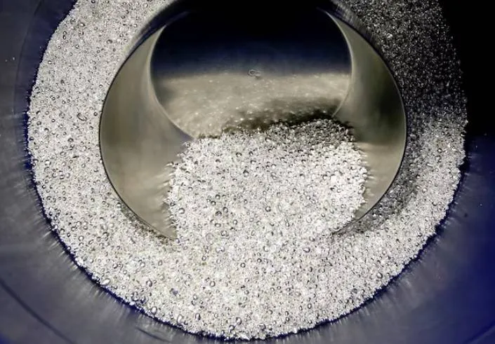 الفضة تتجاوز 64 دولاراً للأونصة محققة مكاسب غير مسبوقة