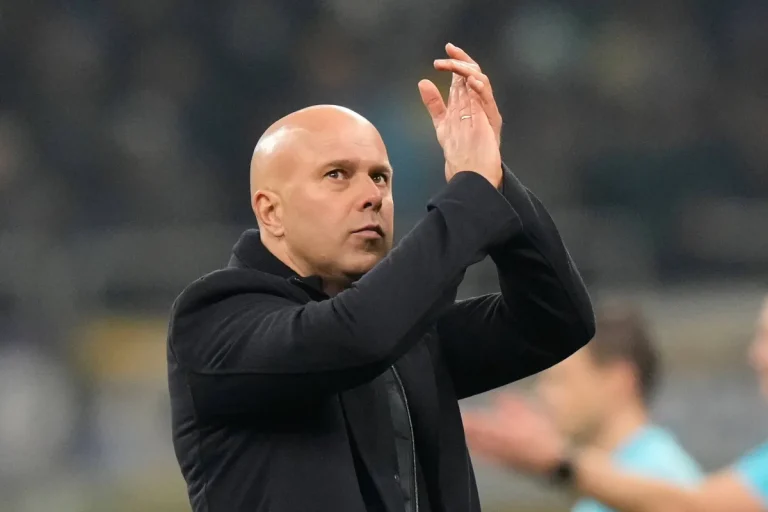 سلوت قبل مواجهة برايتون: أنا سعيد بوضع محمد صلاح