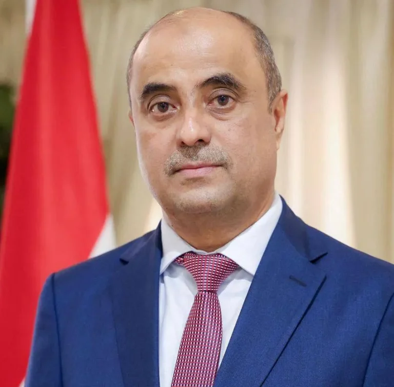 الحكومة اليمنية تمنع الجبايات وتلوّح بإجراءات صارمة