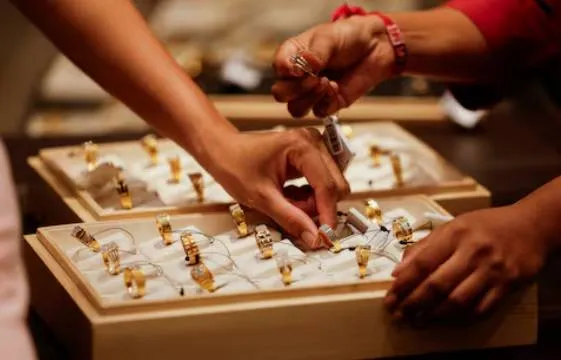 تراجع أسعار الذهب ترقباً لبيانات الوظائف الأميركية