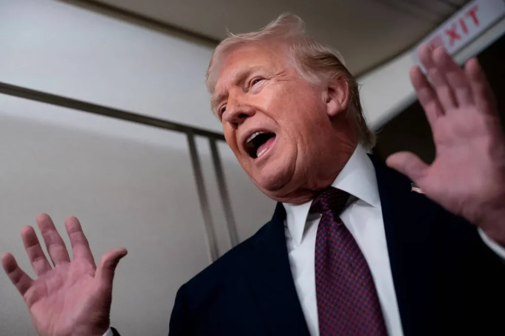 ترمب يعلن فرض رسوم جمركية بنسبة 25% على الشركاء التجاريين لإيران