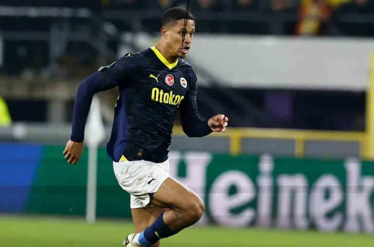 الحكم بسجن لاعبَين من فنربخشه لاعتدائهم على مسؤول في غلطة سراي