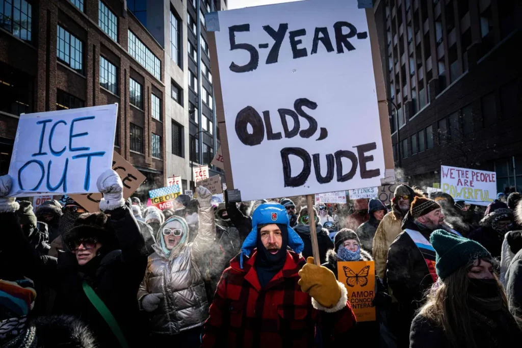 قاض أميركي يمنع ترحيل طفل يبلغ 5 سنوات بعد اعتقاله من قبل عناصر إدارة الهجرة