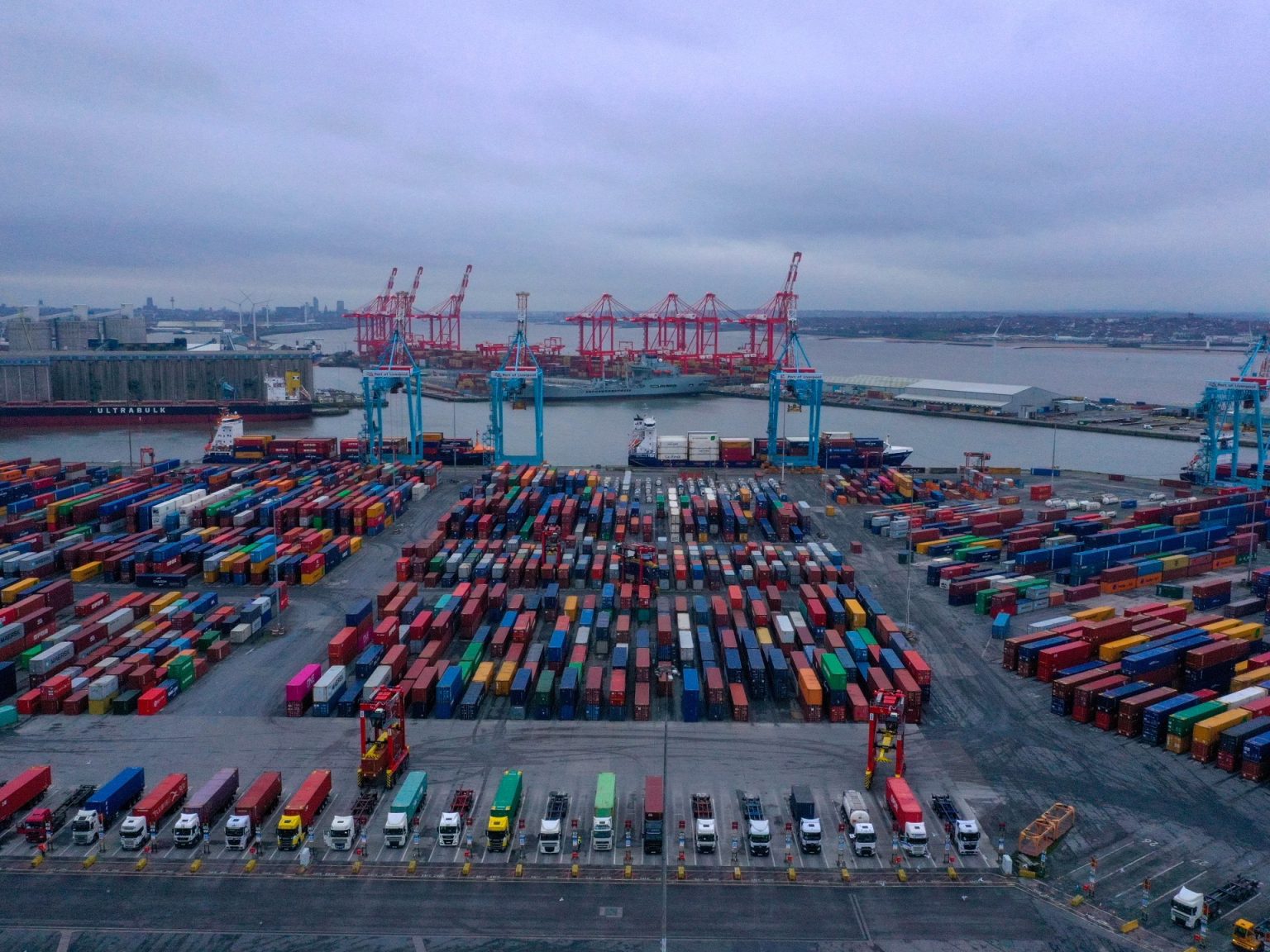 توقعات بارتفاع فائض الحساب الجاري الصيني في 2026