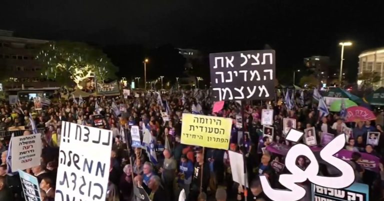 آلاف الإسرائيليين يتظاهرون في تل أبيب للمطالبة برحيل نتنياهو