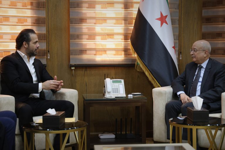 سوريا تبحث تحديث سكك الحديد وتأهيل طريق نصيب-دمشق