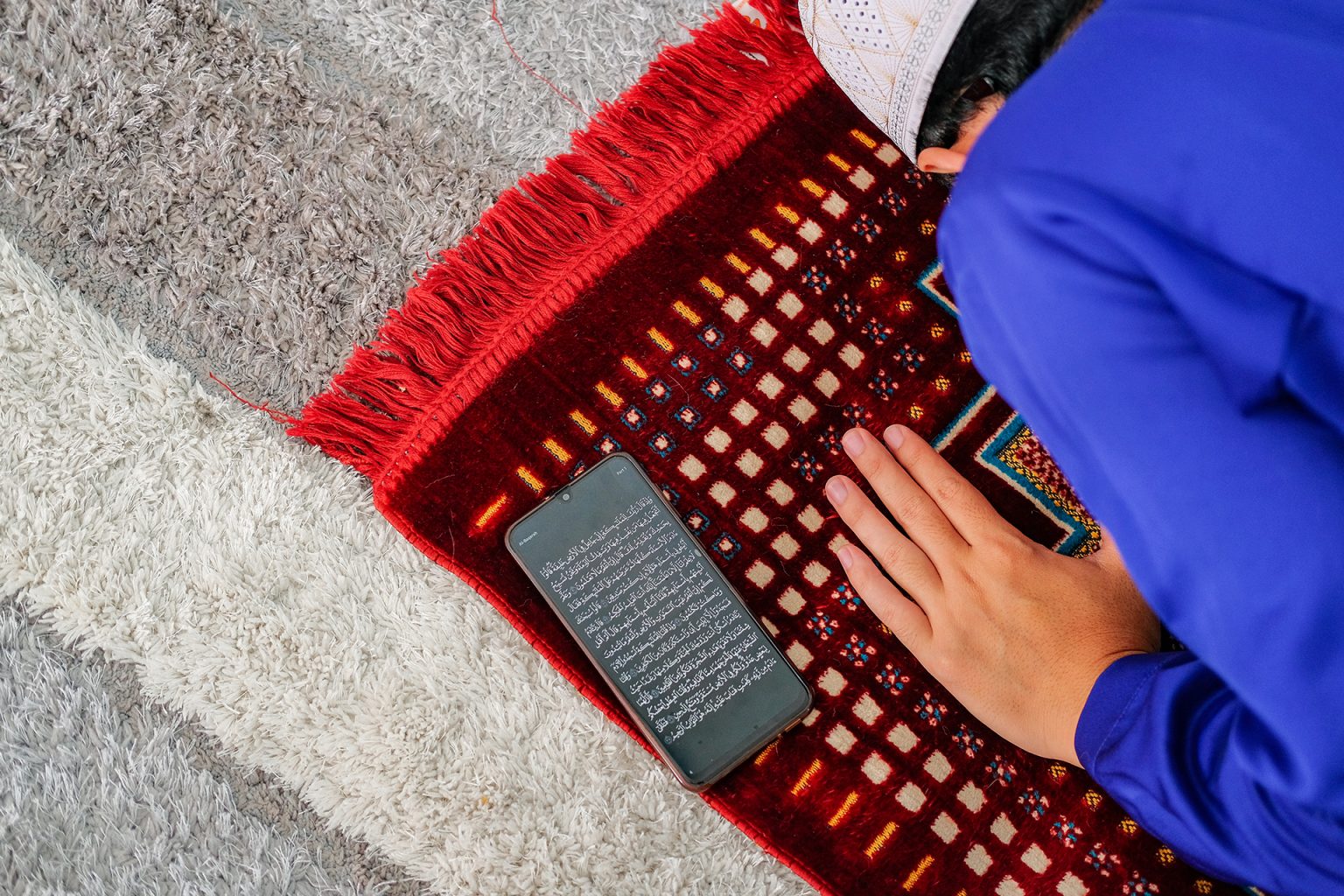 التكنولوجيا في خدمة العبادة.. دليلك لأهم تطبيقات شهر رمضان