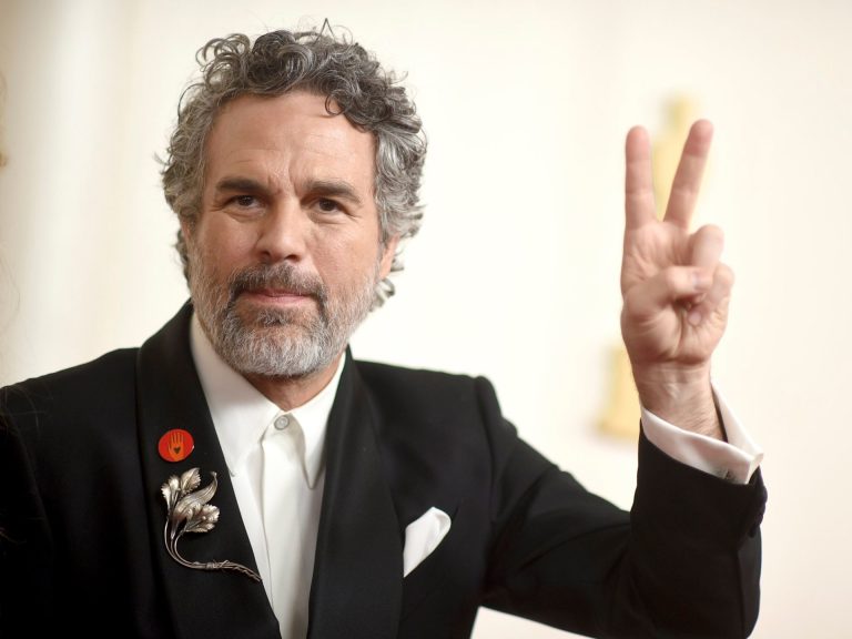 نجوم عالميون يتهمون إدارة مهرجان برلين بدعم “الإبادة الصامتة”.. وهولر تظفر بالدب الفضي