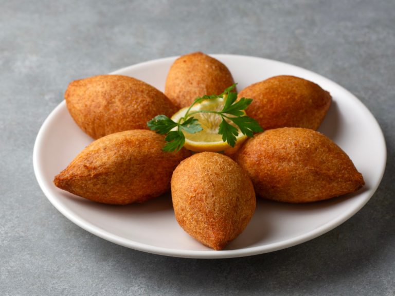 من أرشيف المطبخ السوري.. قصة المتبل “المريب” والكبة وحلاوة الجبن