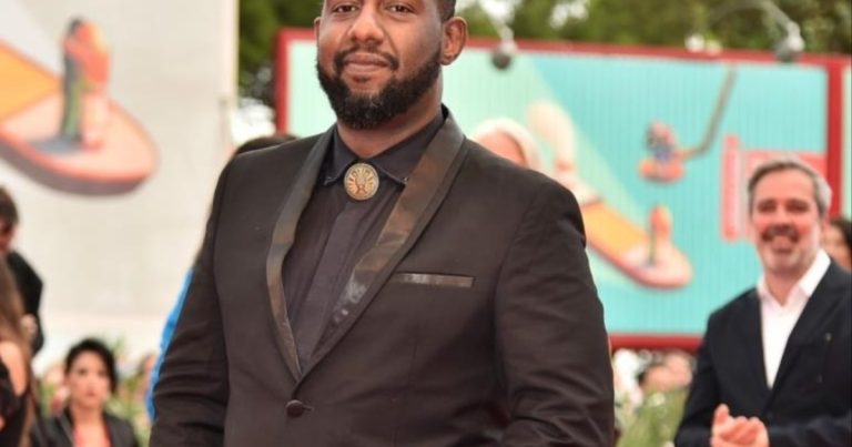 بسبب أزمة التأشيرات.. انسحاب الفيلم السوداني “كرت أزرق” من “سوق برلين”