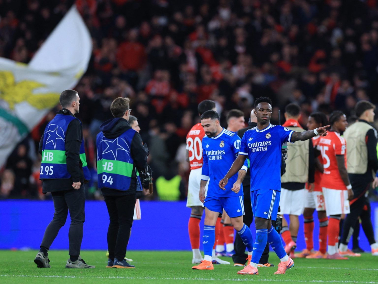 بنفيكا يصعد ضد نجم ريال مدريد ويقدم شكوى رسمية