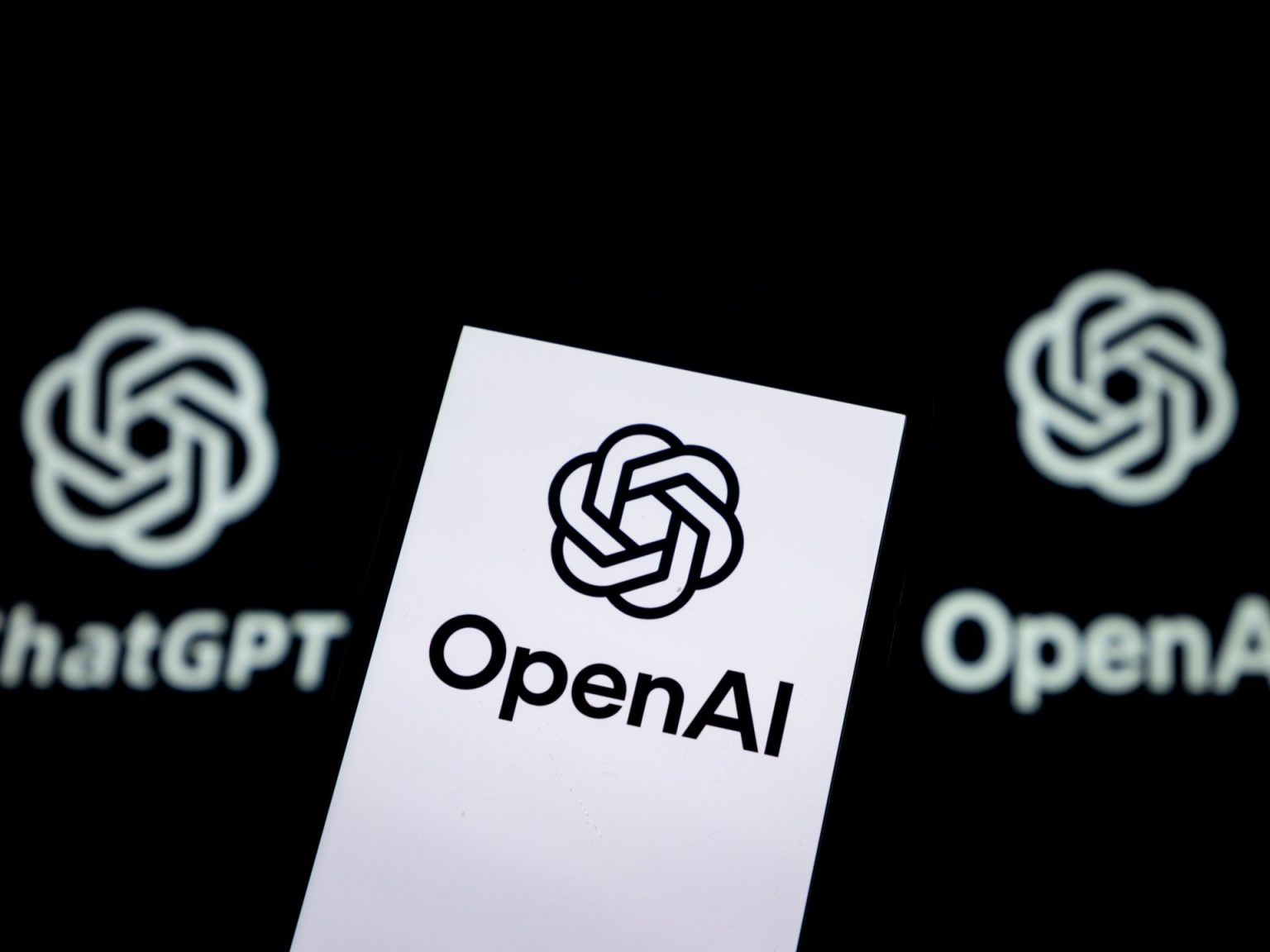 قبل عملية القتل الجماعي بكندا.. محادثات شات جي بي تي كشفت نية المشتبه بها