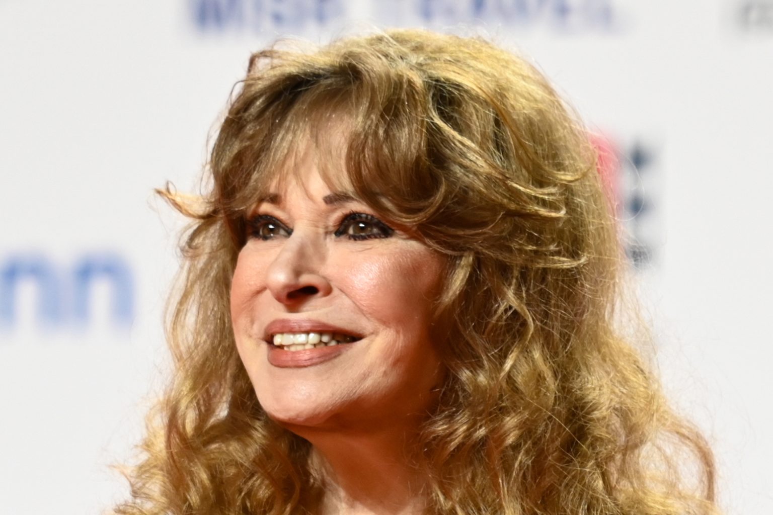 بعد 8 سنوات من الغياب.. أسطورة فوازير رمضان نيللي تعود بـ”بمفاجأة”