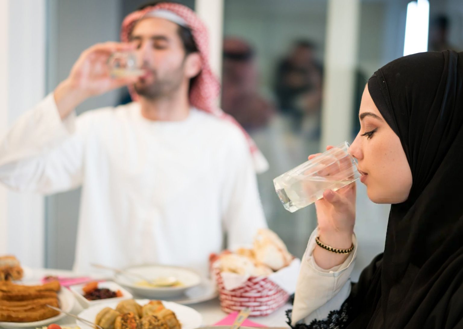 الإفطار والسحور.. ماذا تأكل في رمضان لتشعر بالدفء؟