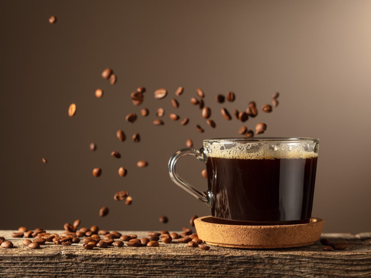 التغير المناخي يتسلل إلى فنجانك.. تحليل يحذر من مستقبل أكثر سخونة لـ”حزام القهوة”