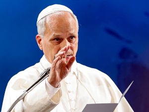 بابا الفاتيكان يحذر الكهنة: لا وعظ بالذكاء الاصطناعي