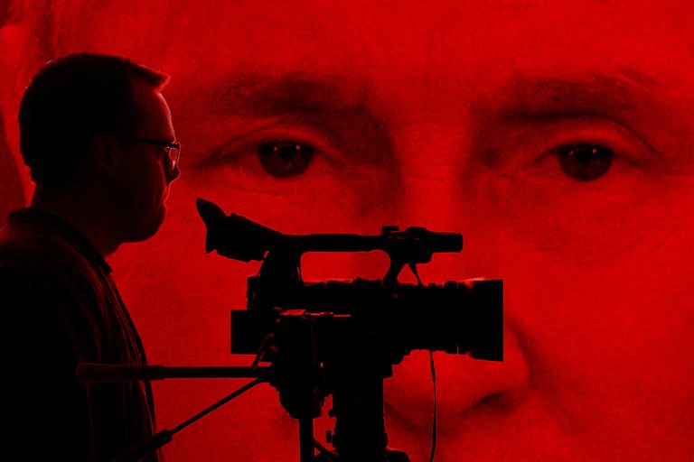 “السيد لا أحد ضد بوتين”.. فيلم قاد صاحبه إلى خانة “العملاء الأجانب” بروسيا